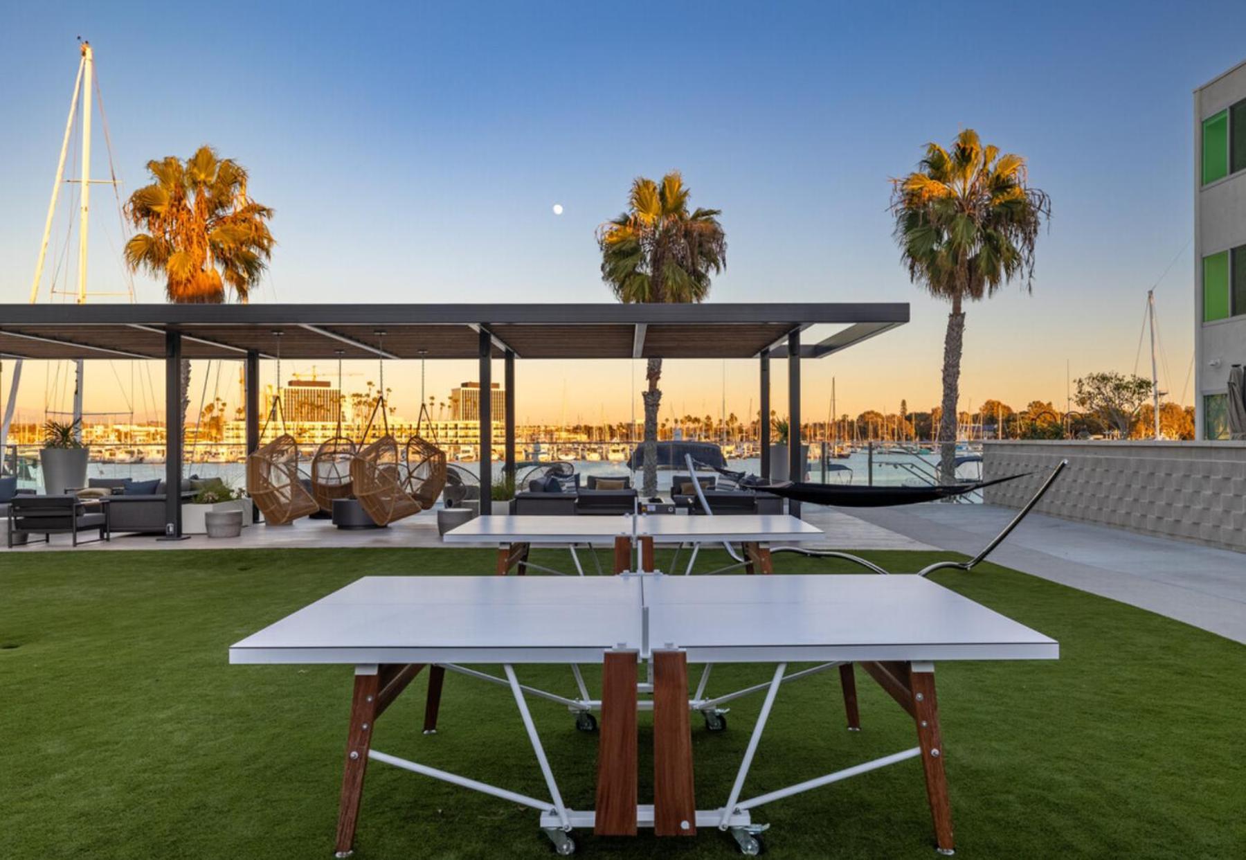 Jade Breeze - Elegant 2br Near Water Outstanding Amenities *