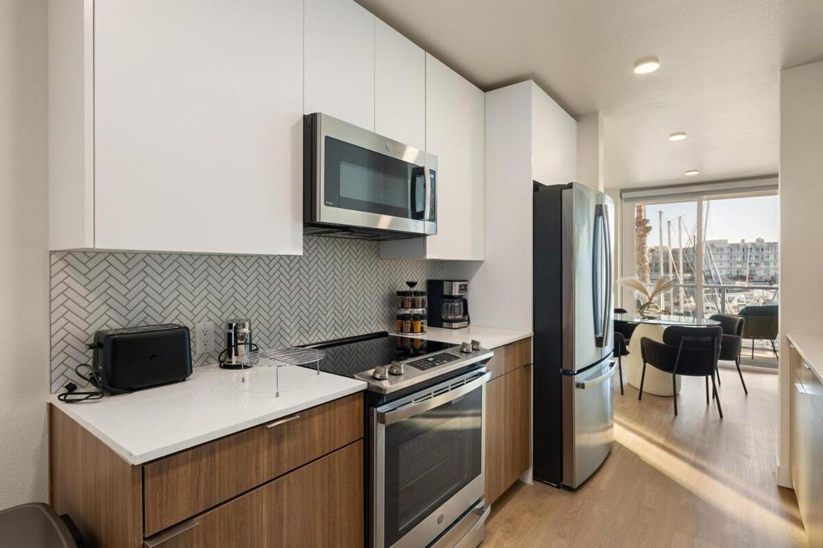 Jade Breeze - Elegant 2br Near Water Outstanding Amenities Appartement